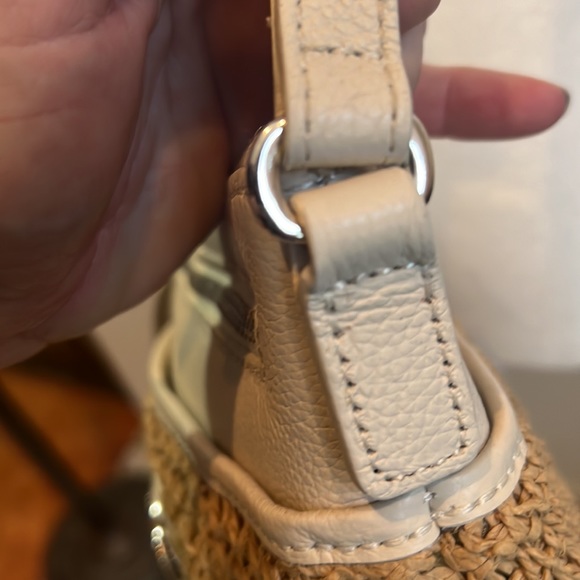 🌺Brighton Kari Messenger Bag🌺 - Picture 11 of 16